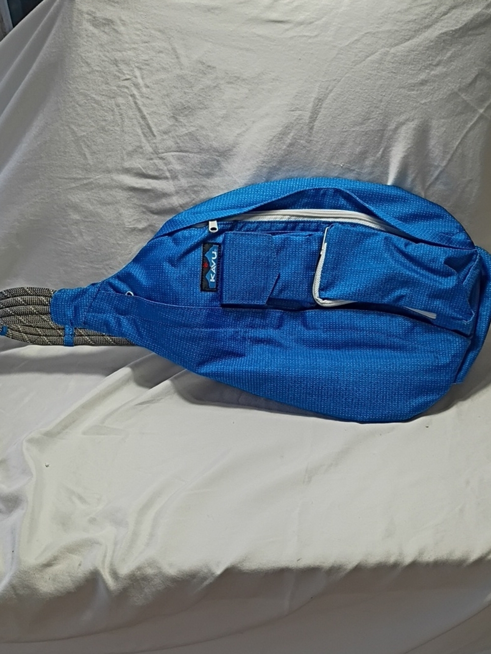 EUC Kavu Mens Rope Sling Bag Water Resistant Polyester Blue White Dot
